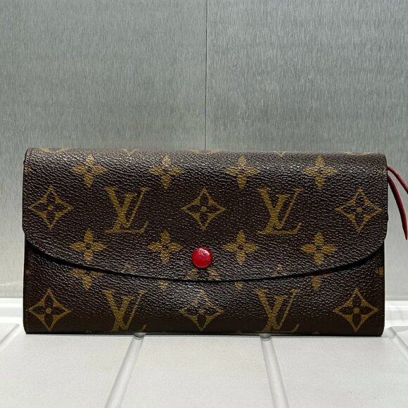 Louis Vuitton Handbags - ✨Authentic Louis Vuitton Emilie Monogram Wallet WITH FREE Chain on Wallet